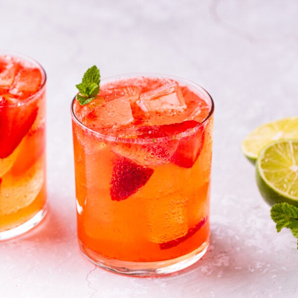 Mocktail Spritzer à la menthe et à la fraise